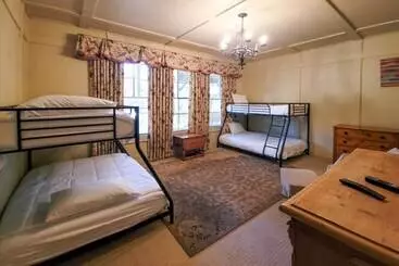 コテージ Blue Valley Falls Estate: Chic Highlands Home!