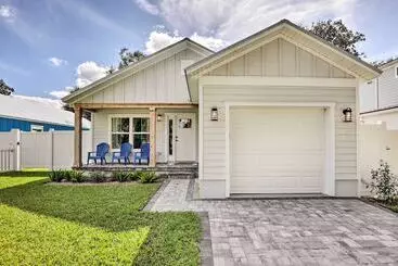 Landhus Charming Florida Retreat < Half Mile To Beach!