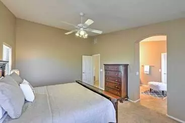 Mökkimajoitus Inviting Surprise Home W/ Private Pool, Near Golf!