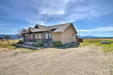 Mökkimajoitus Nathrop Escape W/ Grill: 2 Mi To Hot Springs!