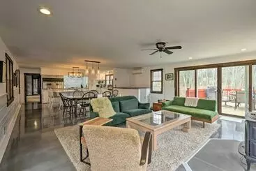 Petfriendly Woodbury Cottage W/ Fire Pit & Pool!