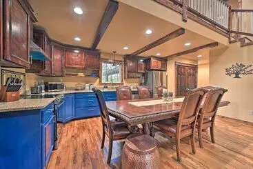 Tudor Style Broken Bow Cottage W/ Hot Tub & Decks!