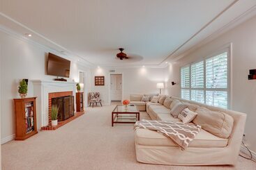 بيت ريفى Bakersfield Oasis: Sweet Tropical Pool Setup!