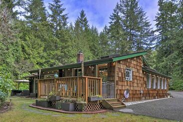 Сельский дом Cozy Seabeck Hideaway W/ Hot Tub & Fire Pits