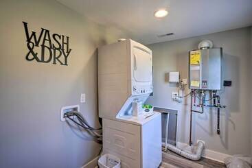 קוטג'' Scenic Home On 20 Acre Farm: Families Welcome