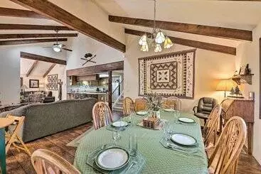 Mökkimajoitus Spacious Cabin W/ Deck: 7 Mi To Show Low!