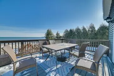St. Ignace Cottage W/ Deck & Beach On Lake Huron!