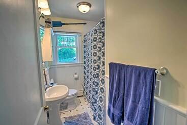 茅舍 Winnipesaukee Lakefront Home With Dock & Views!