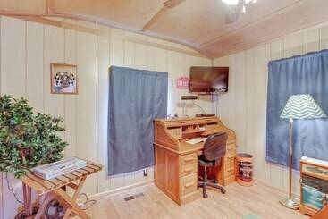 بيت ريفى Tumbling Shoals Home W/ Private Yard + Grill!