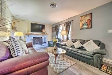 بيت ريفى Granger  Hedge House  W/ Sunroom & Yard Games