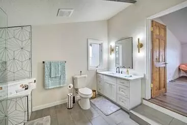 Landhus Lovely Coupeville Home W/ Puget Sound Views!