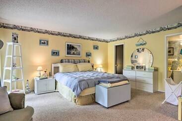 קוטג'' < 1 Mi To The Lake: Osage Beach Home W/ Deck