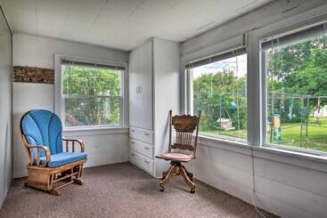 بيت ريفى Rustic Hamilton Farmhouse: Stunning Mtn Views