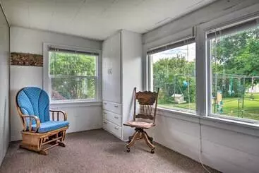 Mökkimajoitus Rustic Hamilton Farmhouse: Stunning Mtn Views