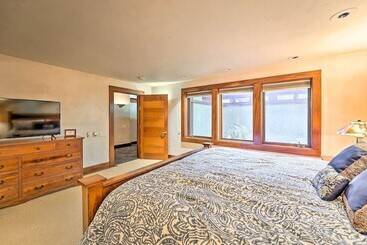 Kır Evi Spacious Luxury Retreat W/ Private Hot Tub & Pool!