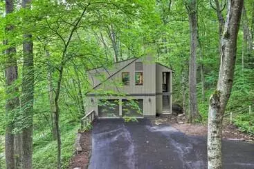 Mökkimajoitus Carriage House Near Downtown & The Parkway