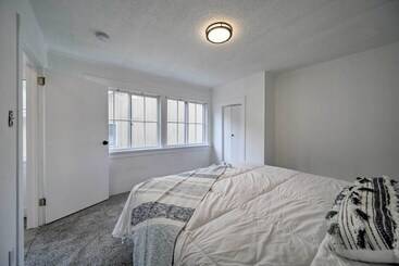 별장 Bright & Airy Liberty Lake Abode W/ Backyard!