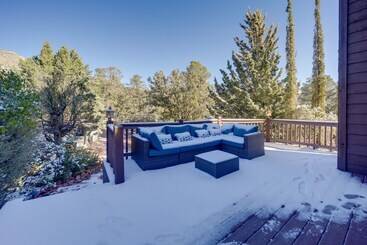 کلبه Bright Sedona Home W/ Deck & Mountain Views!