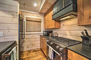 بيت ريفى Mountain View Cabin Near Ski Sapphire Valley!