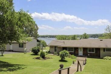 Cozy Cottage On Kentucky Lake W/ Shared Pool!