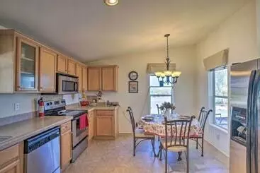 Mökkimajoitus Desert Escape ~ 11 Mi To Arizona Peace Trail!