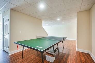 Сельский дом Spacious Hersey House W/ Pool, Fireplace & More!