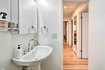 کلبه Chic Boulder Home W/ Yard < 3 Mi To Pearl St!