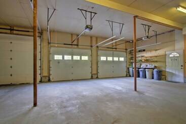 茅舍 Quiet Family Getaway: Bethel Home W/ River Access!