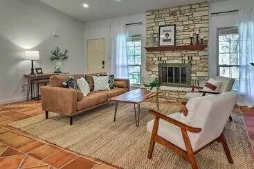 Mökkimajoitus San Marcos Vacation Rental: 4 Miles To Downtown!