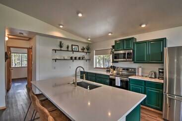 Сельский дом 24 0107 16 Acre Fairplay Cabin W/ Mountain Views!