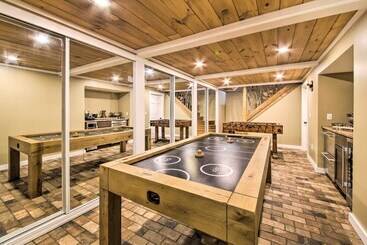 コテージ Beautiful Embden Pond Cabin W/ Dock & Kayaks!