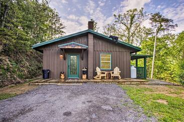 بيت ريفى Secluded Cabin W/ Hot Tub, 3 Mi To Pigeon Forge!
