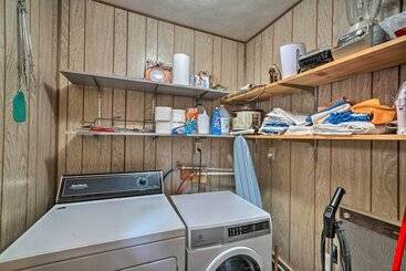 Сельский дом 2 Cozy Island Park Cabins W/ Near The Lake!