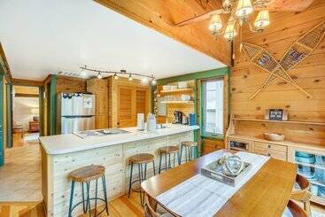 کلبه Charming Sunriver Cabin Near Sharc & The Village!