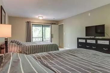 Mökkimajoitus Hot Tub + Fire Pit: Margaritaville Resort Home!