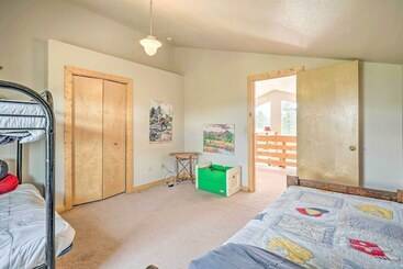 コテージ Rustic Florissant Cabin: 4 Acres & Mountain View!