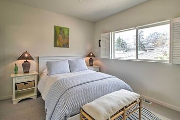 茅舍 Spacious Lakeport Home W/ Dock & Mtn Views!