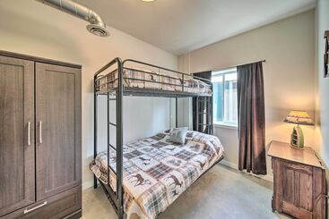 Сельский дом Unique Country Farmhouse Near Lake Roosevelt