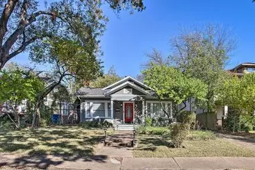 کلبه Dallas Couples Retreat: Walk To Lower Greenville!