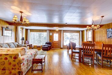 بيت ريفى Cozy Echo Lake Cabin Near Snowmobiling Trail!