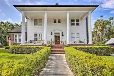 コテージ Historic 1891 Ocala Apartment W/ Original Touches!