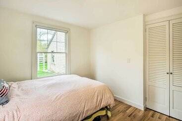 קוטג'' Hyannis Port Home W/ Bbq & Views: Half Mi To Beach