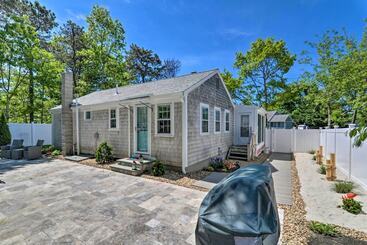Hus på landet Charming West Yarmouth Home ~ 2 Mi To Beach!