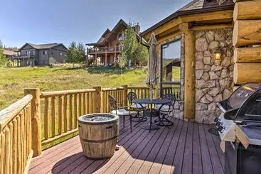 コテージ Skiing & Hiking Access: Spacious Granby Cabin!