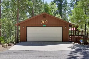 Mökkimajoitus Furnished Deck: High Sierra Cabin In Twain Harte!