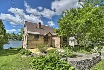 Picturesque Cottage With Sunroom On Ashmere Lake!