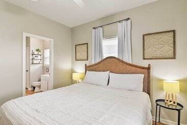 Сельский дом Pool & Marina Access: Home In Terramar Beach!