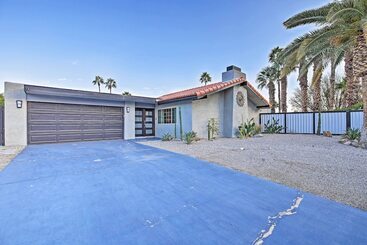 Mökkimajoitus Pet Friendly Palm Springs Escape W/ Heated Pool!