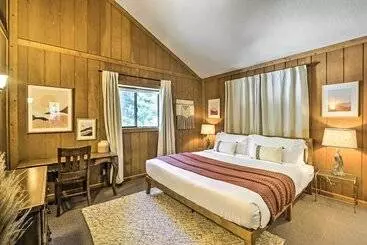 コテージ Tahoe Vista Cabin W/ Deck: 1 Mi To Kings Beach!