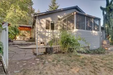 Mökkimajoitus Beautiful Pet Friendly Washougal Home W/ Fire Pit!